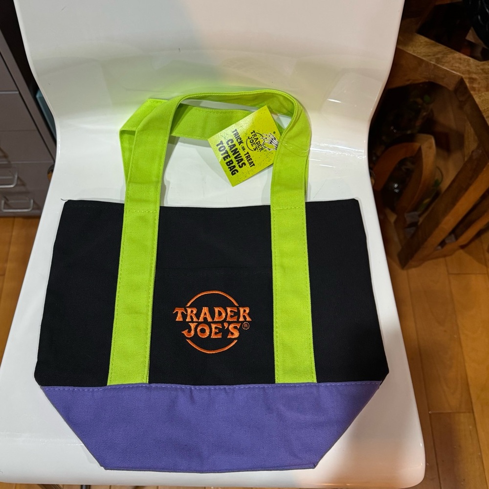 Trader Joe’s Limited Edition Trick or Treat Black, Purple & Green Mini Tote NWT!